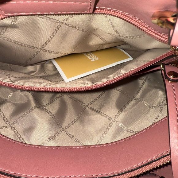 Elegant Michael Kors Pink Leather Handbag - Picture 8 of 13